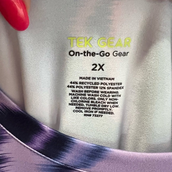 SALE‼️2 DAYS ONLY TEK GEAR Batwing Crop Top Size 2X NEW WITH TAGS (regularly $30 - Picture 4 of 5